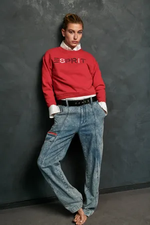 Hailey Bieber Interview 2019 Wallpaper