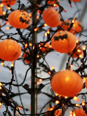 Halloween Aesthetic Jack O' Lantern Lights Wallpaper