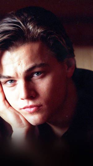 Handsome Actor Leonardo Dicaprio Wallpaper