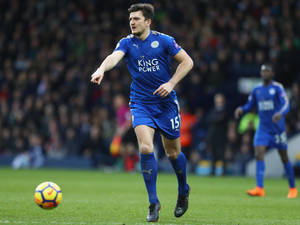 Harry Maguire Signalling To Team Mates Wallpaper