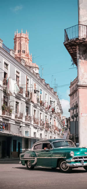 Havana Green Car Turning Wallpaper