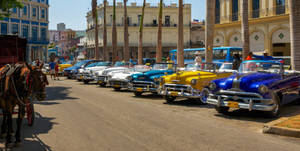 Havana Vintage And New Cars Wallpaper