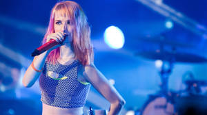 Hayley Williams At Chicago Theater Wallpaper