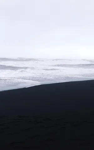 Hd Scenery Gloomy Ocean Waves Wallpaper