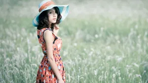 Hd Women In The Field Wallpaper