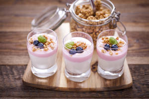 Healthy Breakfast: Yogurt With Granola Wallpaper