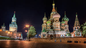 Heart Of Russia At Night Wallpaper