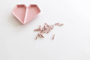 Heart-shaped Plate Aesthetic Pink Desktop Wallpaper