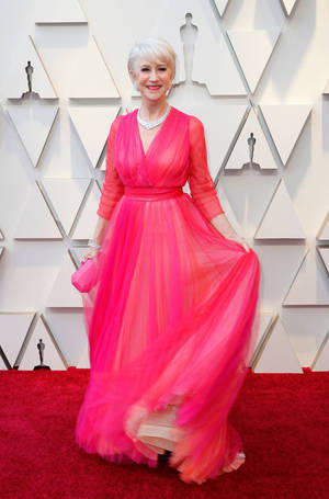 Helen Mirren Glows In Elegant Oscar Dress Wallpaper