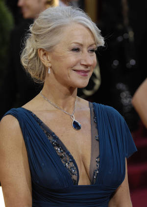 Helen Mirren Golden Globes 2007 Winner Wallpaper