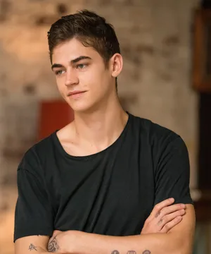 Hero Fiennes As