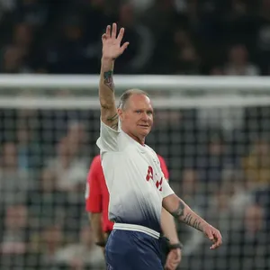 High Five From Paul Gascoigne Wallpaper