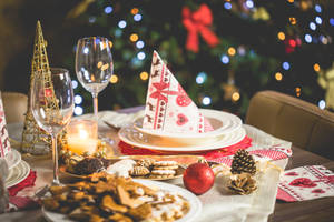 High Resolution Christmas Table Wallpaper