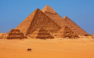 High Resolution Photo Of Giza Pyramids Wallpaper