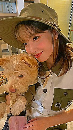 Hirai Momo And Dog Boo Wallpaper