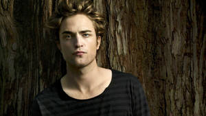 Hollywood Star Robert Pattinson Wallpaper