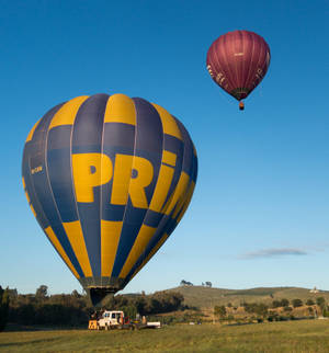 Hot Air Balloons Floating Over Canberra Wallpaper