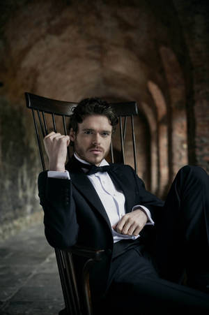 Hot Richard Madden Wallpaper