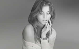 Hot White Lady Wallpaper