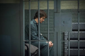 Hugh Dancy In Prison Cell Wallpaper