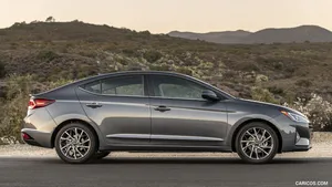 Hyundai Elantra Side Wallpaper