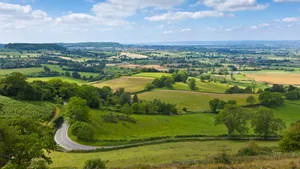 Idyllic Cotswold Countryside Landscape Wallpaper