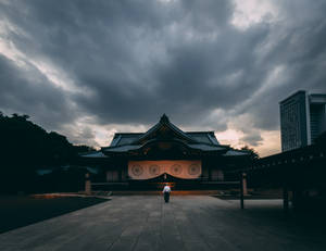 Illuminated By A Mysterious And Enthralling Glow, The Ancient City Of Japan Is Captivating. Wallpaper