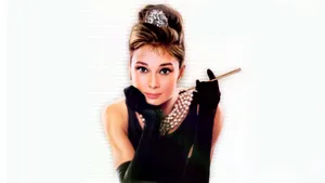 Image Audrey Hepburn Looking Stunning As Holly Golightly In 