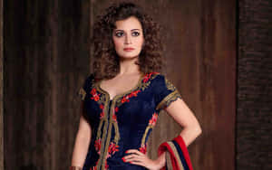 Indian Woman Dia Mirza Blue And Red Wedding Dress Photoshoot Wallpaper