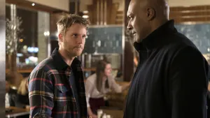 Intense Conversationin Cafe Scene Wallpaper