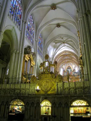 Interior Of Toledo Cathedral Phone Wallpaper