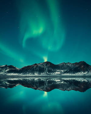 Iphone 4k Northern Lights Wallpaper