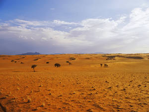 Iraq Desert Landscape Bright Sky Wallpaper