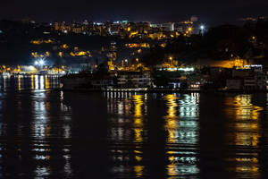 Istanbul Lit - Up The Night Wallpaper