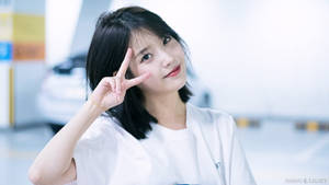 Iu Peace Sign Wallpaper