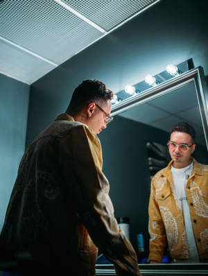 J Balvin Mirror Reflection Wallpaper