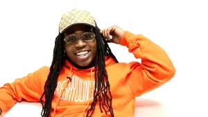 Jacquees Performs On Stage In Front Of A Sold Out Crowd Wallpaper