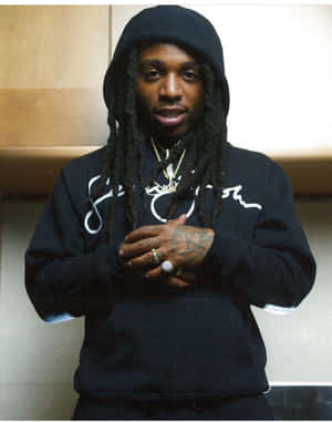 Jacquees Stylish Black Hoodie Wallpaper