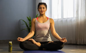 Jacqueline Fernandez Yoga Meditation Wallpaper