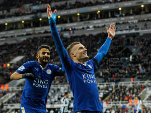 Jamie Vardy V Arms Gesture Wallpaper