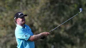 Jb Holmes Aiming Golf Target Wallpaper