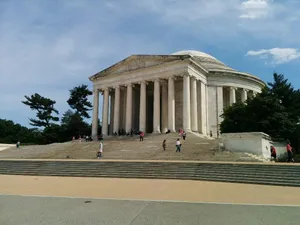 Jefferson Memorial On A Cloudy Day Wallpaper
