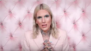 Jeffree Star Pink Couch Wallpaper