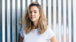 Jessica Alba In Casual White Wallpaper