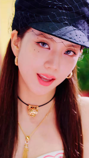 Jisoo Cute Mesh Hat Close-up Wallpaper