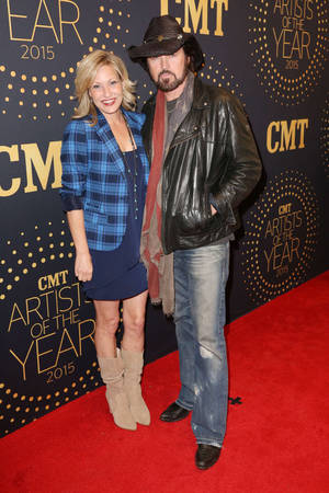 Joey Lauren Adams And Billy Ray Cyrus Wallpaper