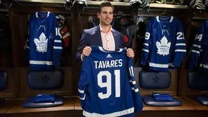 John Tavares Signed To Toronto Maple Leafs Wallpaper