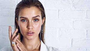 Josephine Skriver Face Light Makeup Wallpaper