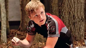 Josh Hutcherson Concentrationin Arena Outfit Wallpaper