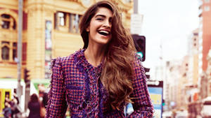 Joyful Sonam Kapoor Wallpaper